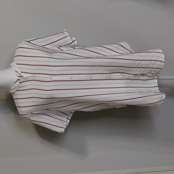 Vince Camuto Lo-Hi Red/Black Pin Stripe Size Large Button down - Picture 1 of 11